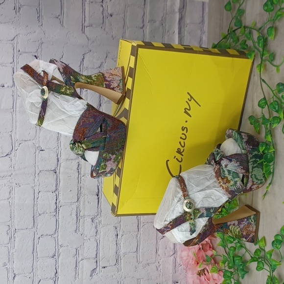 Circus By Sam Edelman Audrea Tapestry Platform NIB - Picture 4 of 14